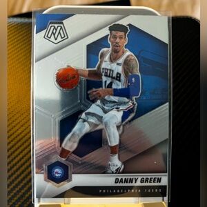 Danny Green 2020-21 Panini Mosaic #83 NBA Trading Card PHILADELPHIA 76ers - MINT